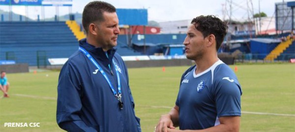 RUMORES Y FICHAJES: 'Loco' Abreu quiere volver a Santa Tecla y Saprissa traería a un ex mundialista tico