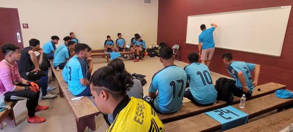 Catrachos PA pierde su invicto en la sexta fecha, pero marcha segundo en su grupo en UPSL. El sábado van por la revancha