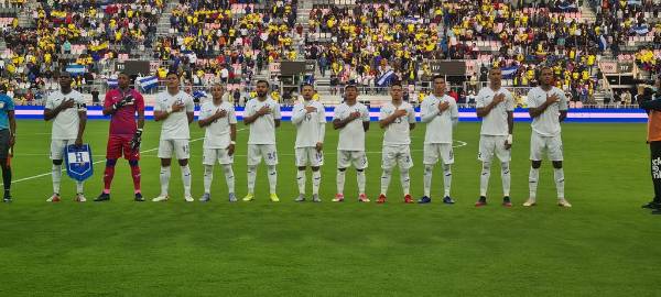 La Selección de Honduras cantando el Himno Nacional de nuestra querida patria.
