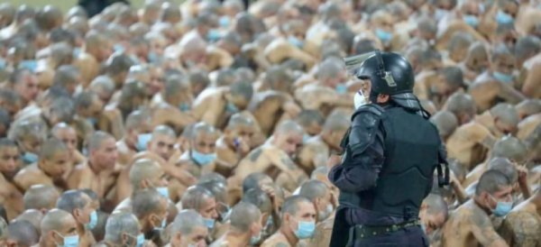 Las 15 fotos que han impactado al mundo sobre pandilleros en las cárceles de El Salvador