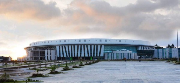 Cash Luna: Conoce sus increíbles lujos y su mega iglesia de $45 millones