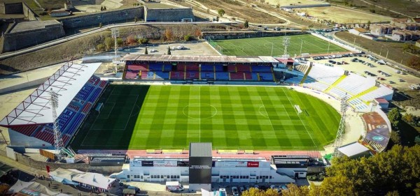 ¡Estadio y castillos medievales! Así es la nueva casa del hondureño Jonathan Rubio en Portugal