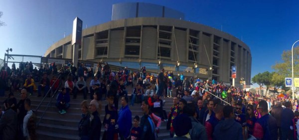 Ambientazo previo en el Camp Nou por el clásico español