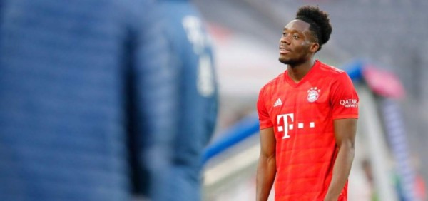 Alphonso Davies, de nacer en un campo de refugiados, a hacer historia eliminando al Barcelona de Messi