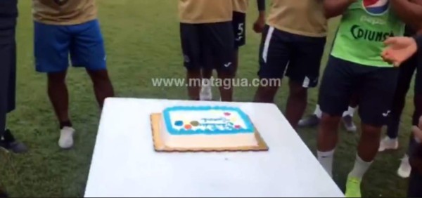 FOTOS: Risas, bromas y pastel en reconocimiento de cancha de Motagua y Managua