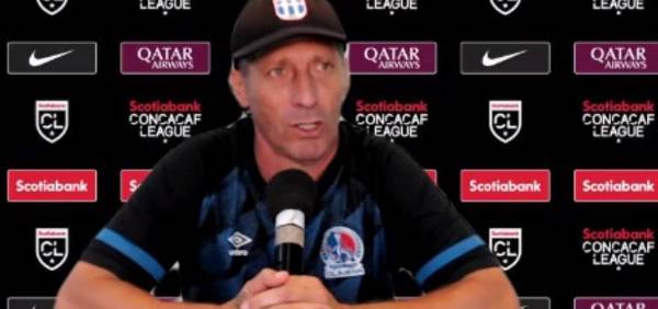 El entrenador del Olimpia habló ante los medios de prensa.