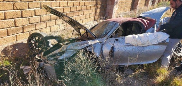 Así quedó el Porsche del futbolista mexicano Javier Cortés tras sufrir un terrible accidente&nbsp;&nbsp;&nbsp;