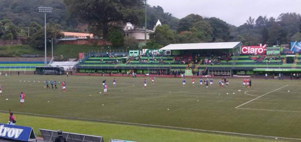 Afición mexicana se burla de los estadios en donde le tocará jugar a Chivas, Tigres y Tijuana