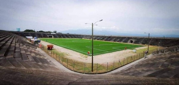 ¿Qué club te gustaría que la estrenara? Así quedó la cancha del estadio Roberto Suazo Córdova