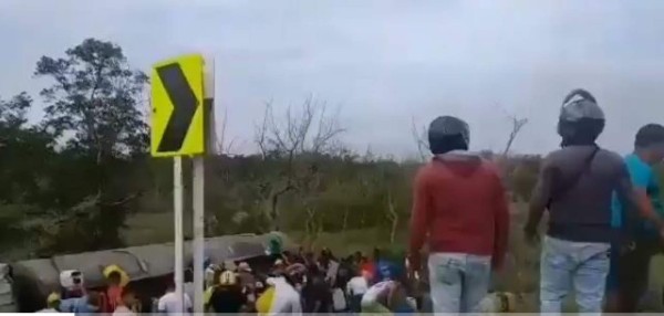 Zozobra en Colombia: Al menos siete muertos y 46 heridos por explosión de camión