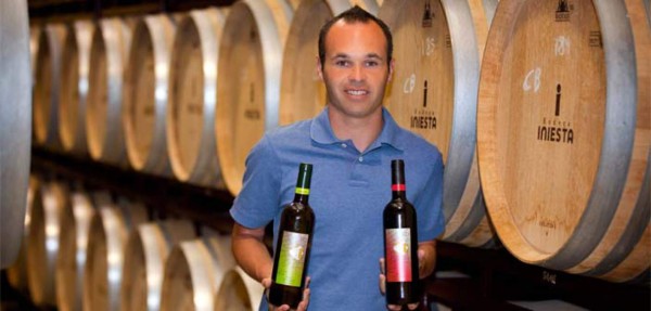 ¡Exitosos! Futbolistas triunfan dentro y fuera de la cancha