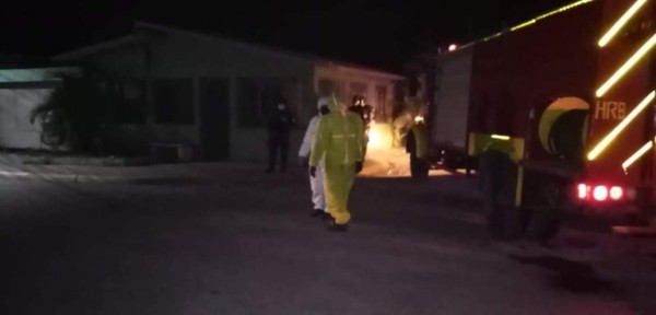 Duras imágenes del entierro de los primeros dos muertos por coronavirus en Honduras