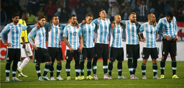 Argentina sufre en penales pero se mete a semifinales de Copa América
