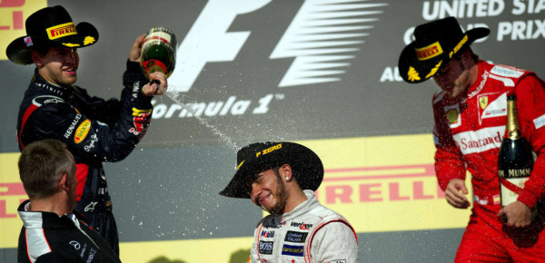 Hamilton ganó en EE.UU., y el campeón de la F1 se conocerá en Brasil.