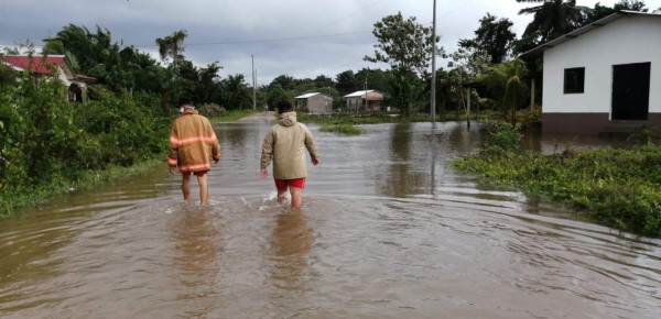 ¡Inundaciones, evacuaciones y rescates! Huracán Eta descarga su furia en territorio hondureño