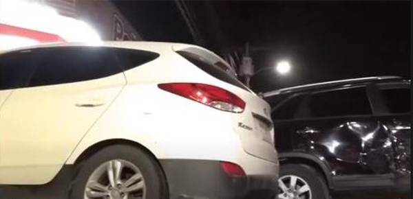 La camioneta negra que conducía Kevin Álvarez sufrió daños en el costado derecho. (Foto: HCH)