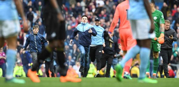 ¡Al borde de la locura! Éxtasis en Manchester tras conquistar la Premier League