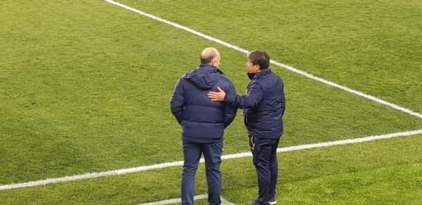 NO SE VIO EN TV: La furia de Alberth Elis contra un árbitro y el 'Bolillo' sorpendió a Coito