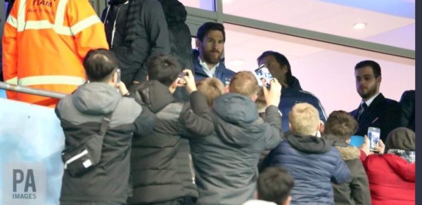 En fotos: La locura en Manchester por Messi, la celebración de Salah y el cabezazo de Cristiano