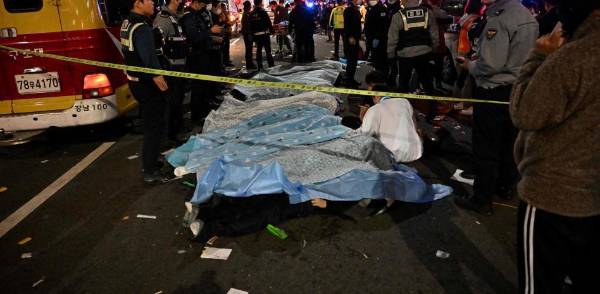 Al menos 146 muertos y más de 150 heridos en una estampida durante las fiestas de Halloween. AFP