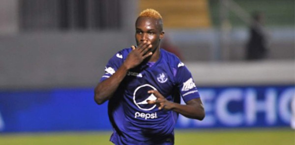 En fotos: Los futbolistas que se han teñido el pelo de rubio