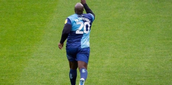 ¡Tremendo! El cambio físico de Adebayo Akinfenwa, el jugador más fuerte del mundo&nbsp;&nbsp;