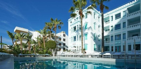 Nuevo auto y celular de oro: Los últimos lujos millonarios de Messi