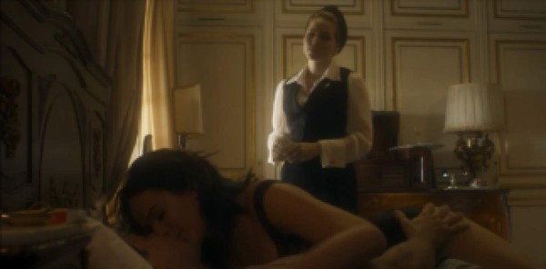 Las imágenes más atrevidas de Bruna Marquezine en su video sexual para la TV de Brasil