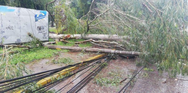 ¡Inundaciones, evacuaciones y rescates! Huracán Eta descarga su furia en territorio hondureño