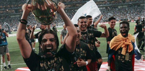 Una locura Rayada: Así festejó Monterrey su cuarto título de Concacaf