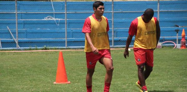 RUMORES Y FICHAJES: ¡El fútbol de Centroamérica se enciende con su mercado de piernas!