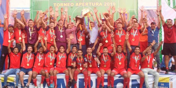 ¡Llegó la '31'! Municipal derrota a Antigua para celebrar el título en Guatemala