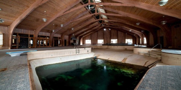 Así luce la impresionante mansión abandonada de Mike Tyson