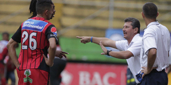 Presidente del Savio anuncia la salida de Mauro Reyes