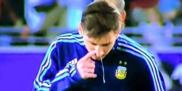 ¡Sin escupir ni sacudirse la nariz! Las medidas que se adoptarían para la reanudación del fútbol