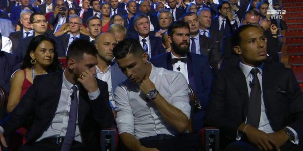 Fotos: Un elegante Messi, estilo rockero de Van Djik y la selfie de Cristiano en el sorteo de la Champions