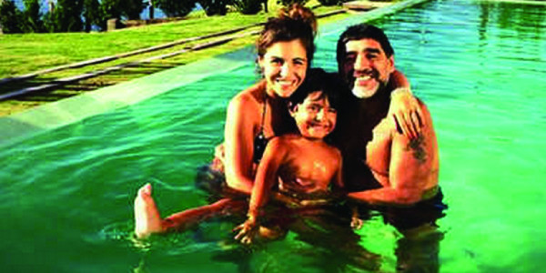 Maradona pasó la Navidad en Argentina con Giannina y su nieto