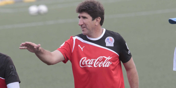 A Héctor Vargas no le interesa contratar a Alfredo Mejía