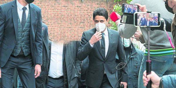 “Dirección dimisión”, escribió el Colectivo Ultras París (CUP) a raíz de esta nueva eliminación precoz en la competición reina del fútbol europeo.