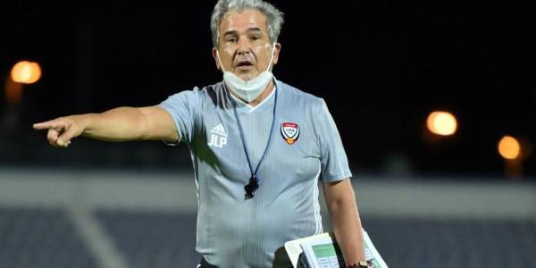 Pinto dirigió a Emiratos Árabes a finales de 2020.