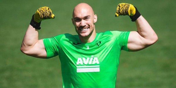 Con Messi: Los mejores futbolistas del mundo que siguen libres en el mercado de fichajes