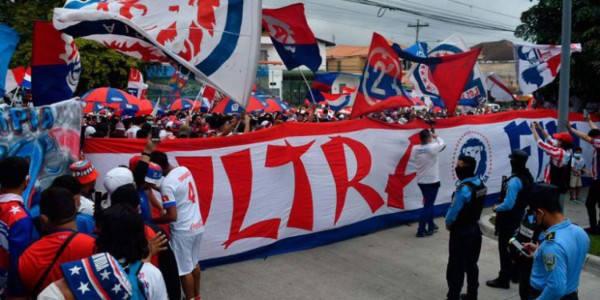 Guatemala y El Salvador: Diferentes ligas del mundo que se juega con público en tiempo de pandemia