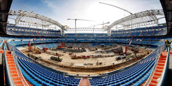 Nuevas imágenes de la transformación histórica del Bernabéu: Instalada la primera megacercha