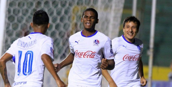 Los jugadores del Olimpia de Pedro Troglio que Héctor Vargas asegura fue él quien los hizo debutar