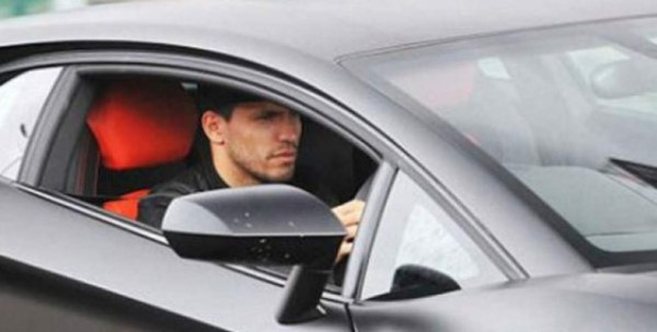 Los ¡lujosos! autos que no has visto de otros grandes cracks del fútbol