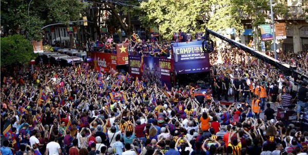 Barcelona celebra en su ciudad el título de Champions