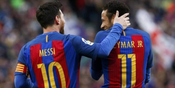 Entre cervezas y amigos, así son las vacaciones de Neymar en Río de Janeiro