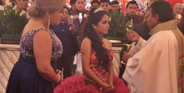¡TERRIBLE! ¿Por qué no sonrió Rubí en su fiesta de 15 años?