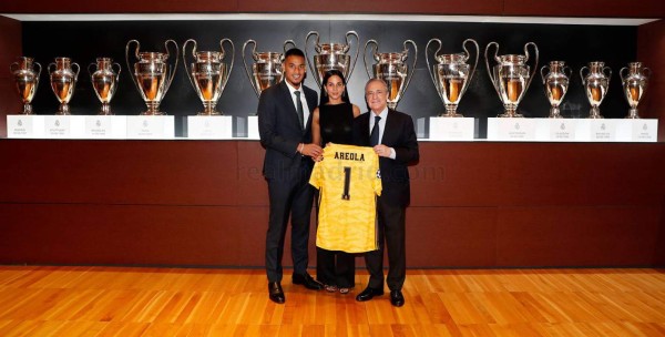 Así fue la presentación de Areola con el Real Madrid: Su sexy mujer deslumbra y usará el dorsal de su ídolo