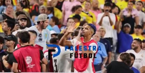 Así fue captado Ronald Araújo provocando a la afición de Colombia.